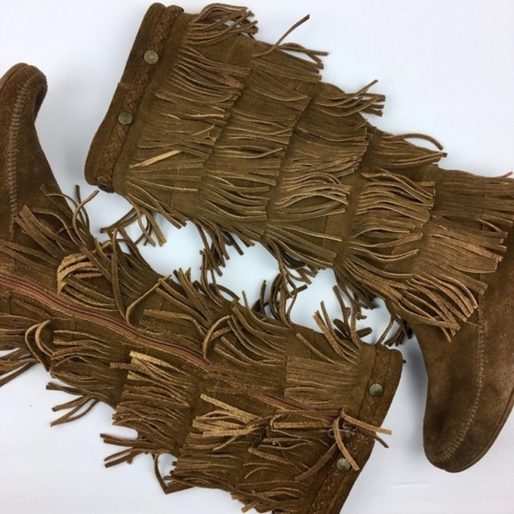 MINNETONKA • 5-layer Fringe Boot | Size 7 - Picture 4 of 8